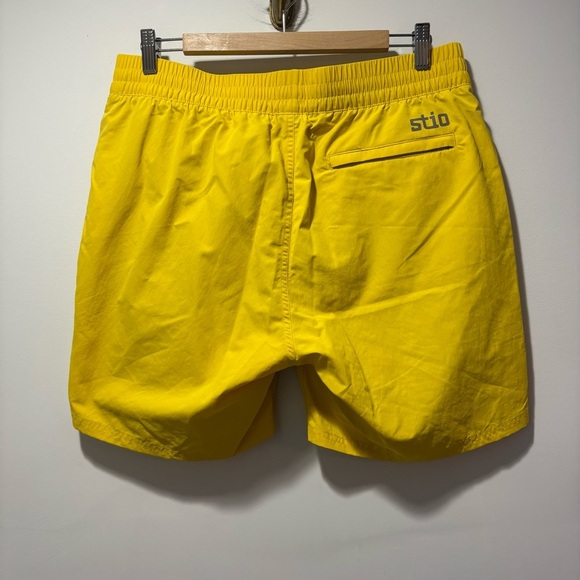 Stio Men’s Hideout Shorts Yellow Size Medium Lined Nylon Swim Hike Workout - Picture 2 of 14